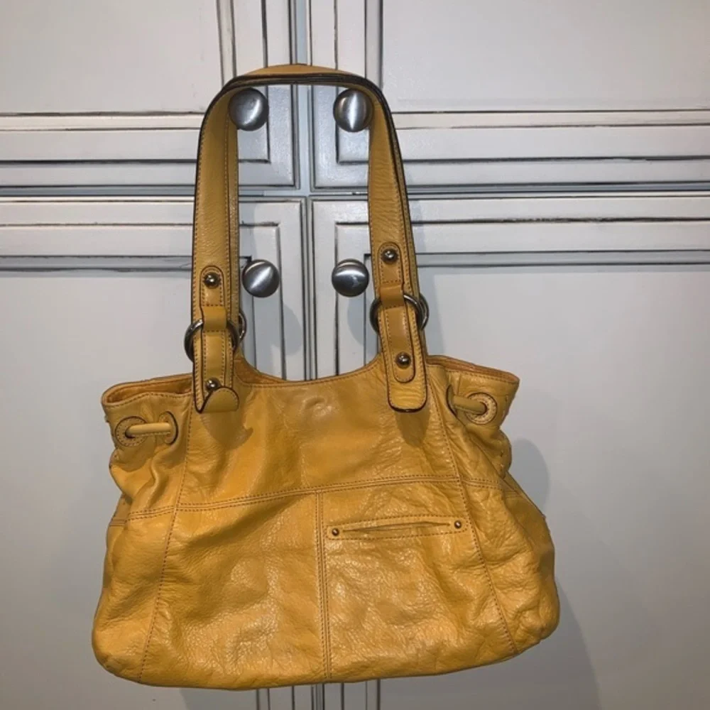 B. Makowsky yellow leather shoulder bag purse EUC - Picture 4 of 7